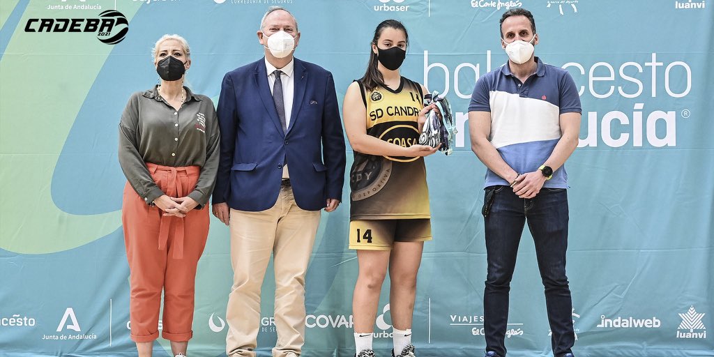SDCANDRAY's tweet photo. #CADEBAJF21 , una experiencia que no olvidaréis y de la que tod@s aprenderéis. Dar las gracias a nuestras jugadoras, tecnic@s, padres, madres, familares, jugadoras del club y simpatizantes, que han estado apoyando a nuestro equipo, tanto en los buenos, como en los malos momentos. https://t.co/XjGviy4qef