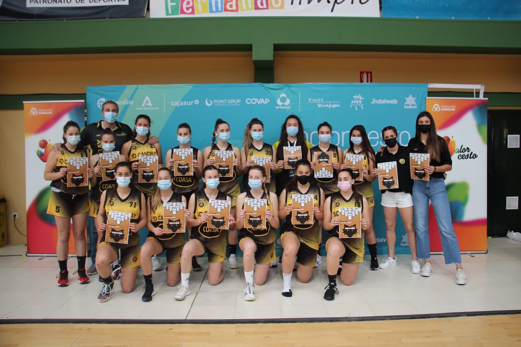 SDCANDRAY's tweet photo. #CADEBAJF21 , una experiencia que no olvidaréis y de la que tod@s aprenderéis. Dar las gracias a nuestras jugadoras, tecnic@s, padres, madres, familares, jugadoras del club y simpatizantes, que han estado apoyando a nuestro equipo, tanto en los buenos, como en los malos momentos. https://t.co/XjGviy4qef