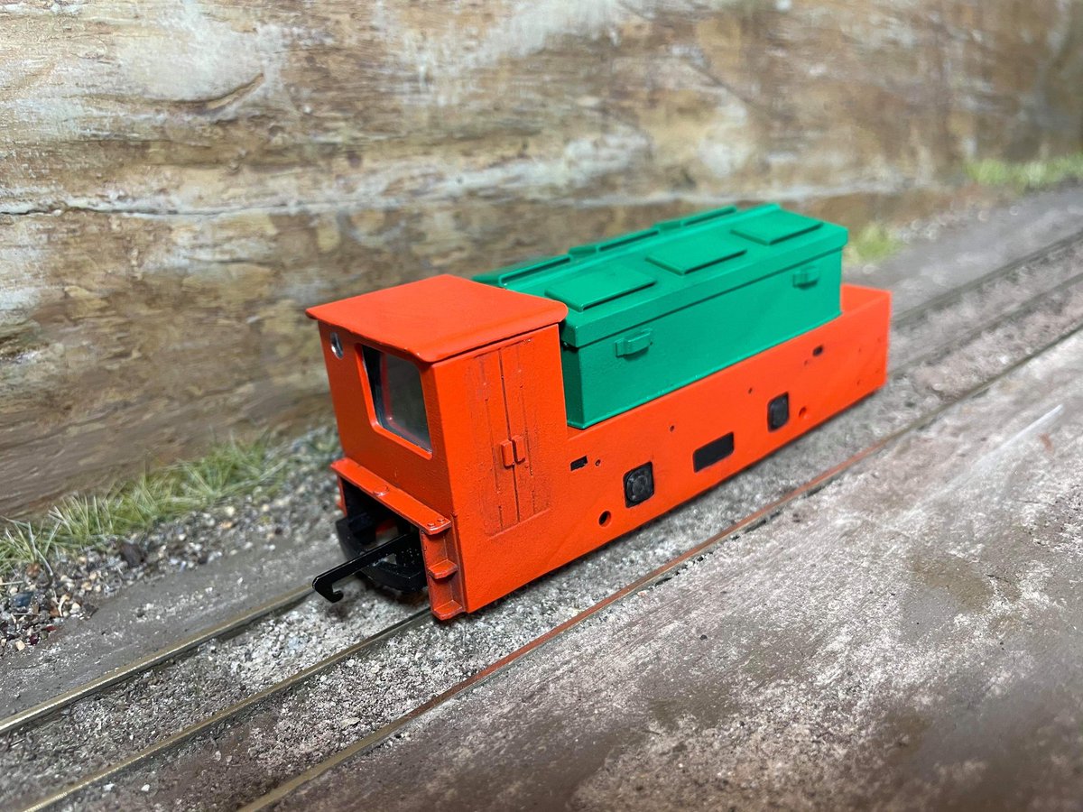 CinderPathModel's tweet image. Here's the CTY8/7 complete in nearly new condition!  Paints are Halfords spray, Citadel acrylics, and just a touch of Tamiya pastel.