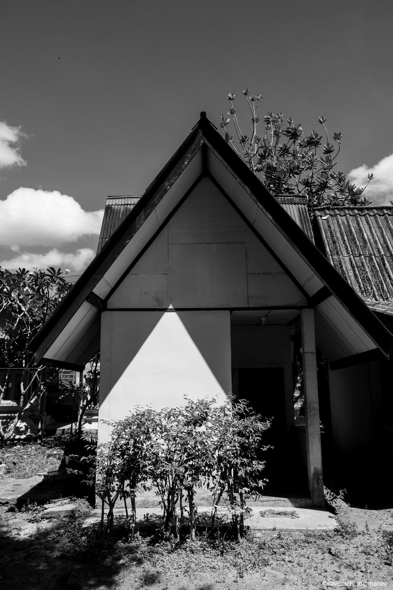 NavarachThipma1's tweet photo. Monotone Monochrome #ricohgr3​ #blackandwhitephotography #photography #photographer https://t.co/moMVmjeYpp