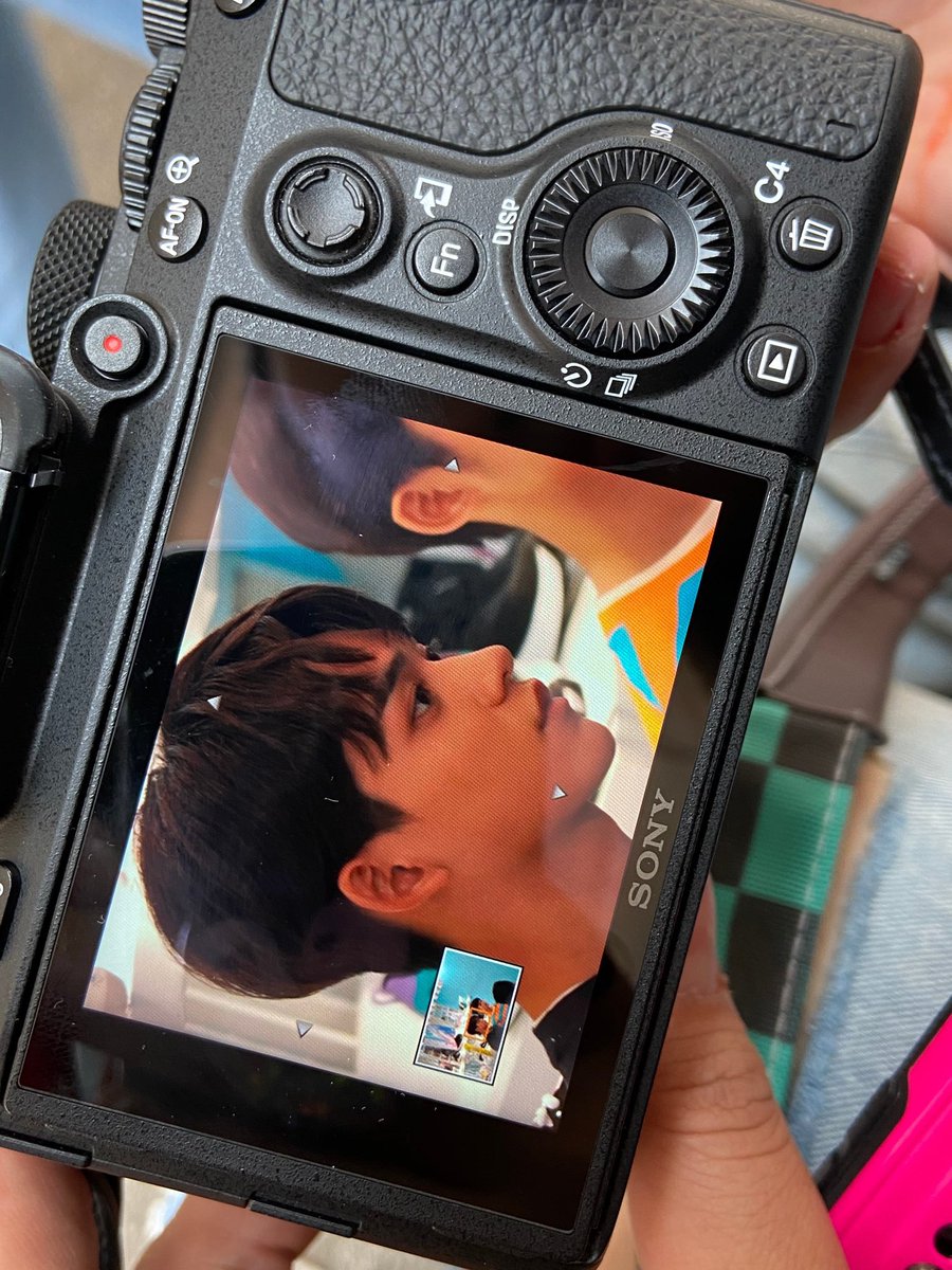quilquilpaspas's tweet photo. 그.. 루카스 홈마들이 가진 자신감 자부심 당당함 호기로움 무보정의 신속함이 너무 웃기고 좋음 https://t.co/t5jSpkojAK