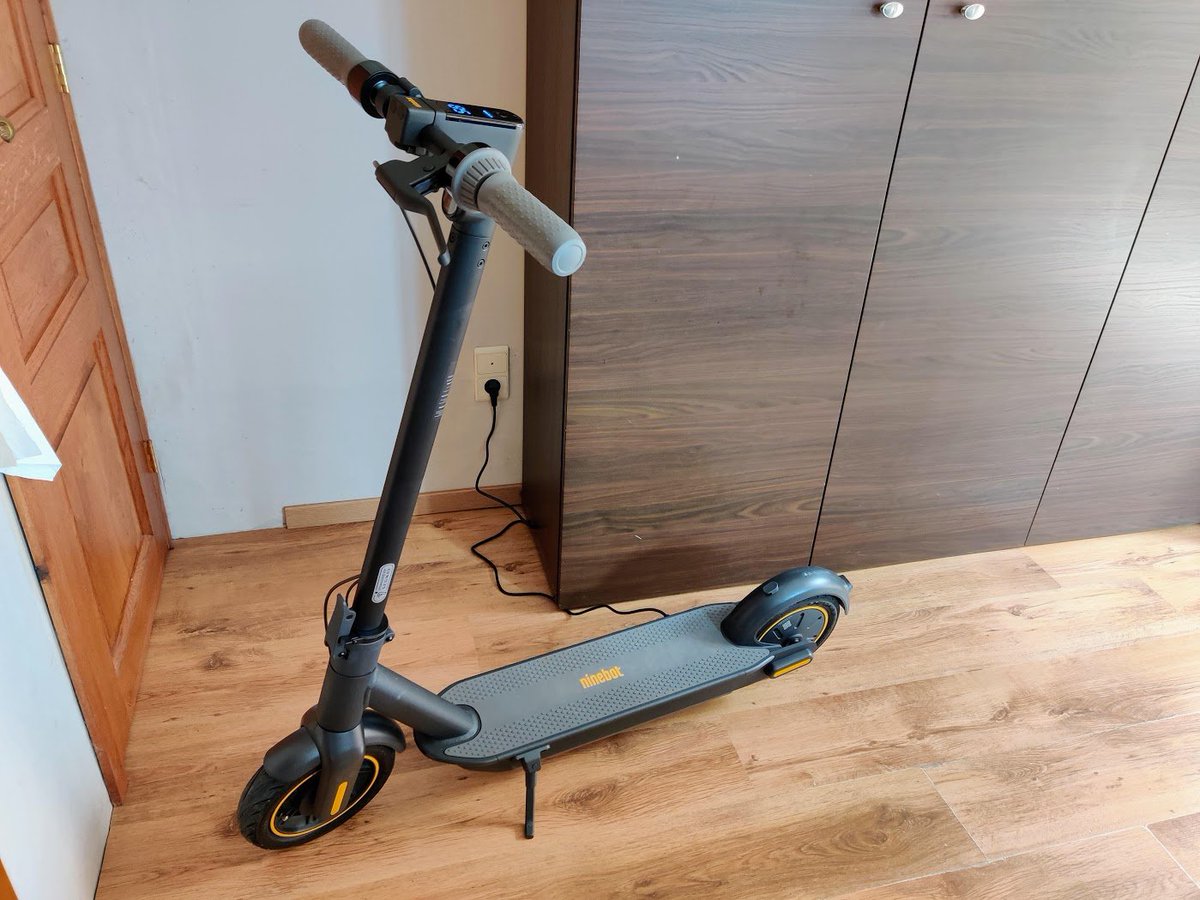 bigbenbullet's tweet photo. So this happened... #ninebot #kickscooter #ninebotmaxg30 #ninebotmax https://t.co/B2wyUKywRS