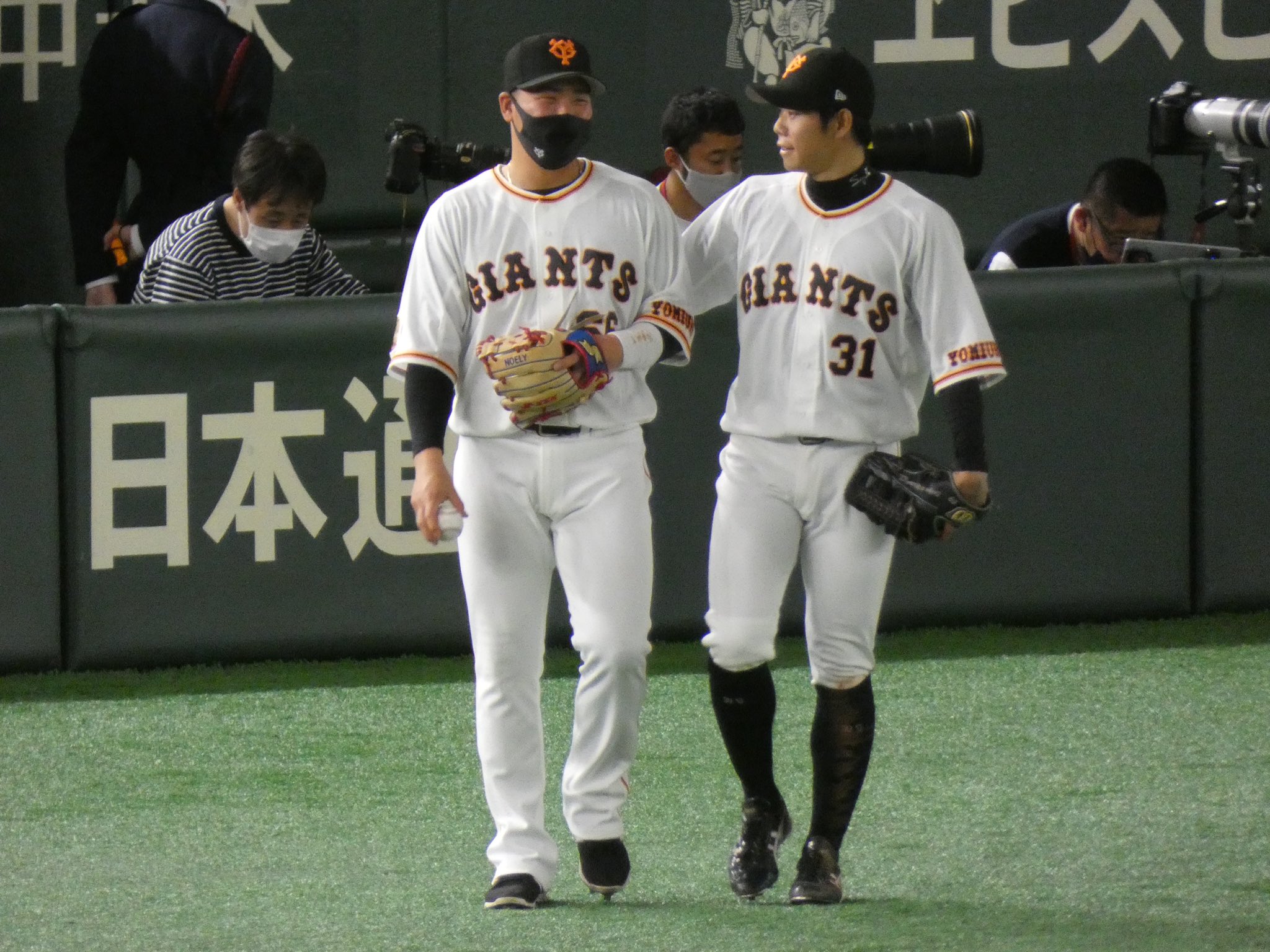 くま G党 4 25 ジャイアンツvs広島カープ戦 撮影写真まとめ 大城卓三 香月一也 増田大輝 亀井善行 T Co G0jx2gz0lb Twitter
