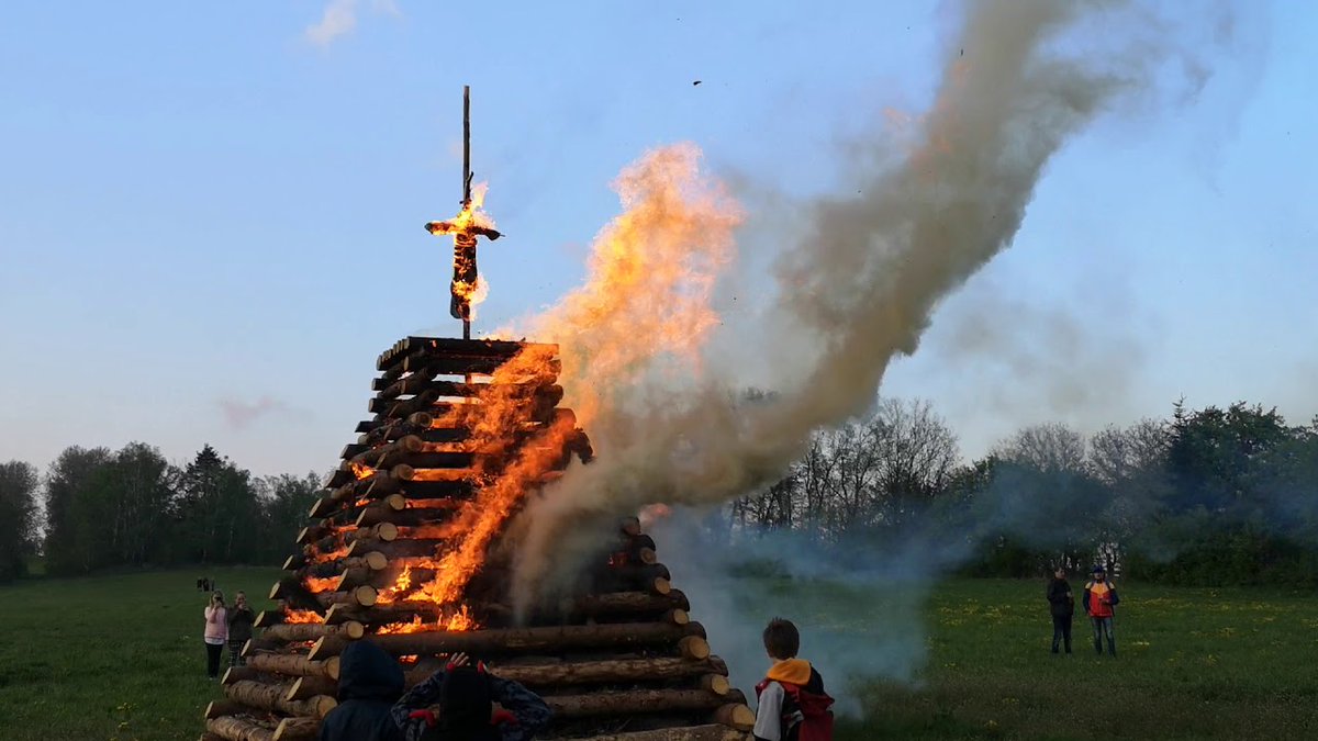 oesbee's tweet photo. Heretics Rise Up!!
#InvertThePyramid https://t.co/LP8u3ir2ck