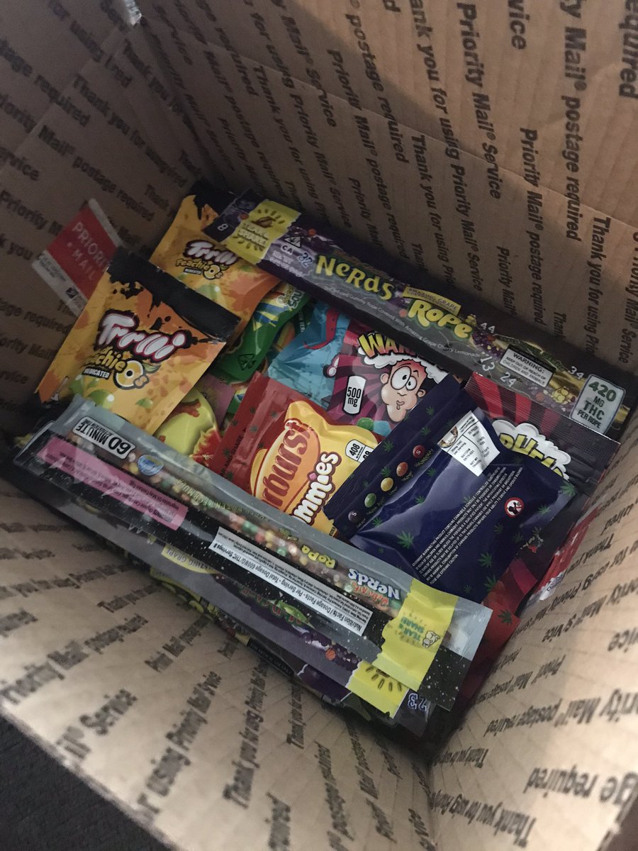 plutoAstronauts's tweet photo. To Our #500thFollower On Twitter We Going To Give You A #Speical #GiftPackage ..... *Retweet* Now!!! letโs See Who Win Follow @plutoAstronauts Now!! https://t.co/wFuIegvjXT