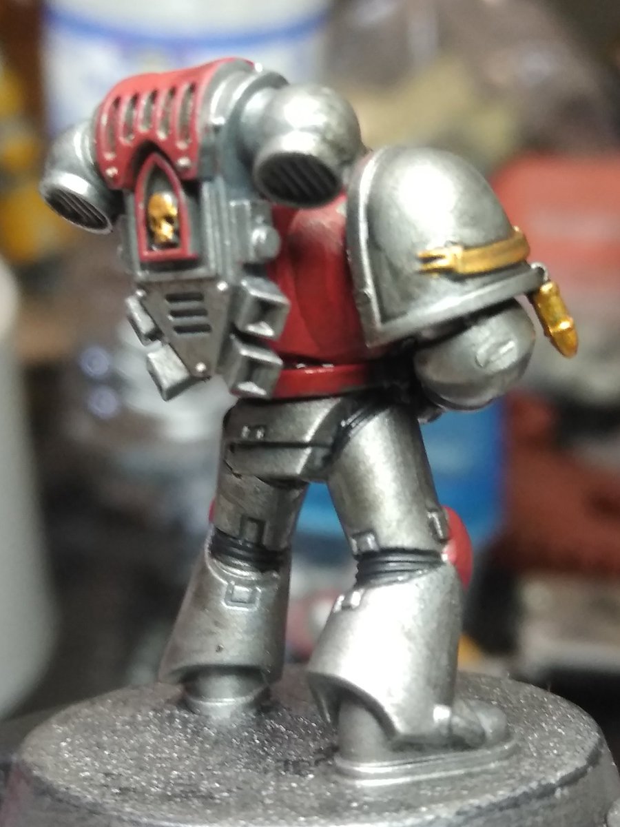 BestBug2's tweet image. woops i uploaded some WIP pictures of him in my last tweet. here he is finished. as with the last one commissions can be found pinned in my profile. #Warhammercommunity #commissionopen