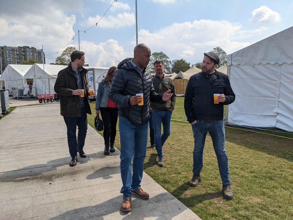 MarvinJRees's tweet image. Enjoyed visiting Westbury on Trym and Henleaze yesterday 

Great to see @josh_eggleton @BreadBristol, Little French, Toni&apos;s Barber Shop, @maxminervas, and other local businesses as #Bristol continues to reopen and recover