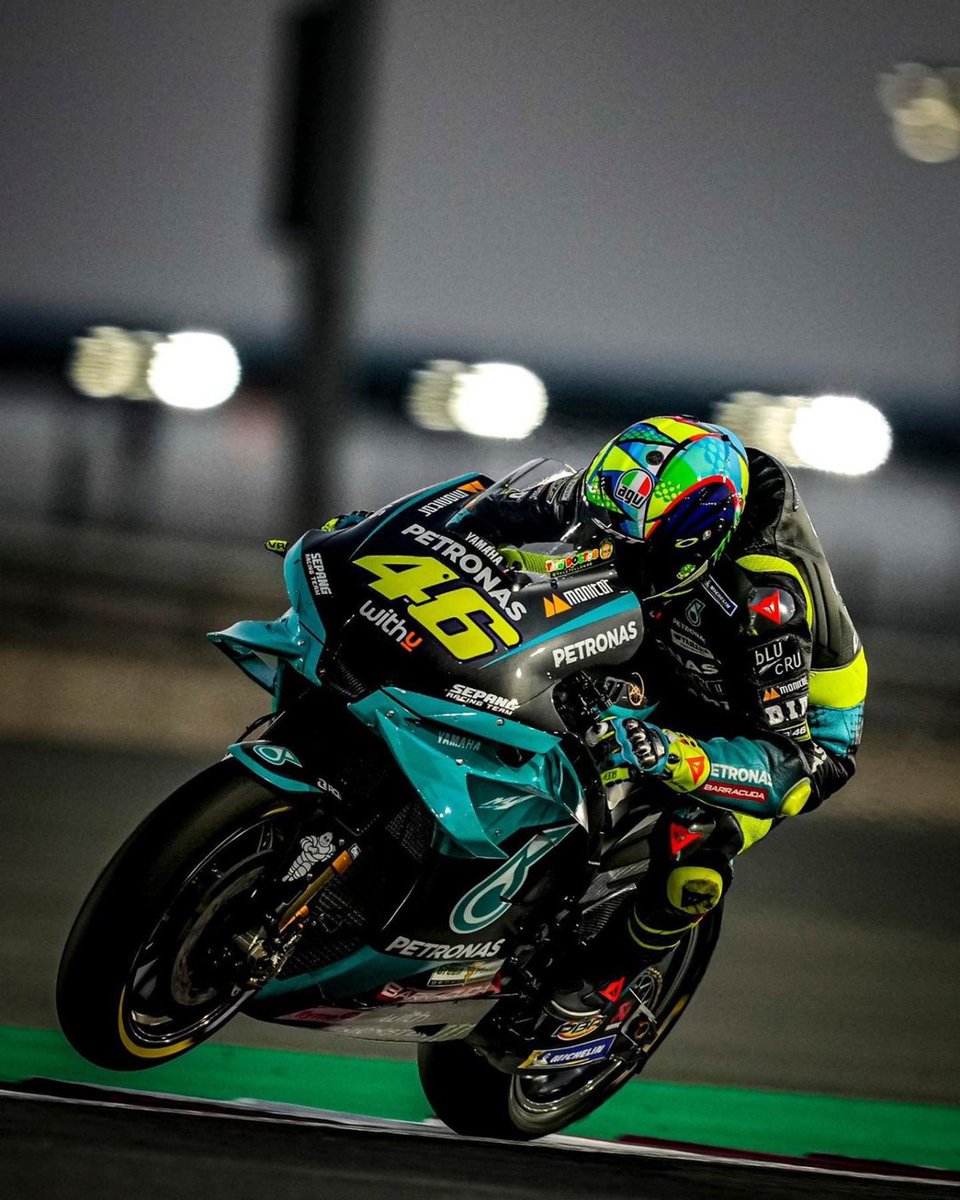 ぶーちゃん01 Motogp スペイン ロッシ 17位 ノーポイント マシンはワークスと同じはずだが チームが変わると 辛いけどガンバ 写真は古い物です