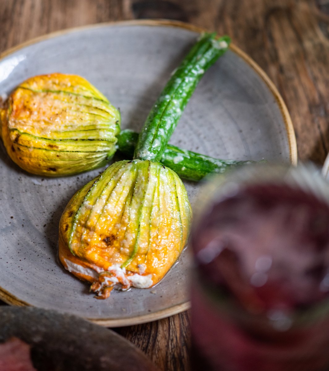 Trombetta Zucchine, stuffed and lightly fried, now on the menu at @lagocciacoventgarden. We are open 11:30am to 7pm tomorrow, and until 10:30pm today, so join us this Bank Holiday weekend out in the courtyard. Visit our website or give us a call on 020 7305 7676 to book.