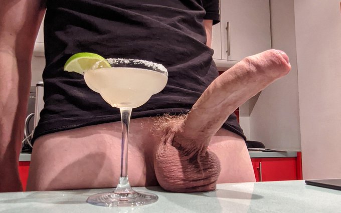 Now serving a wide range of hot and cold beverages... what can I get you? 1, 2, 3 or 4? https://t.co