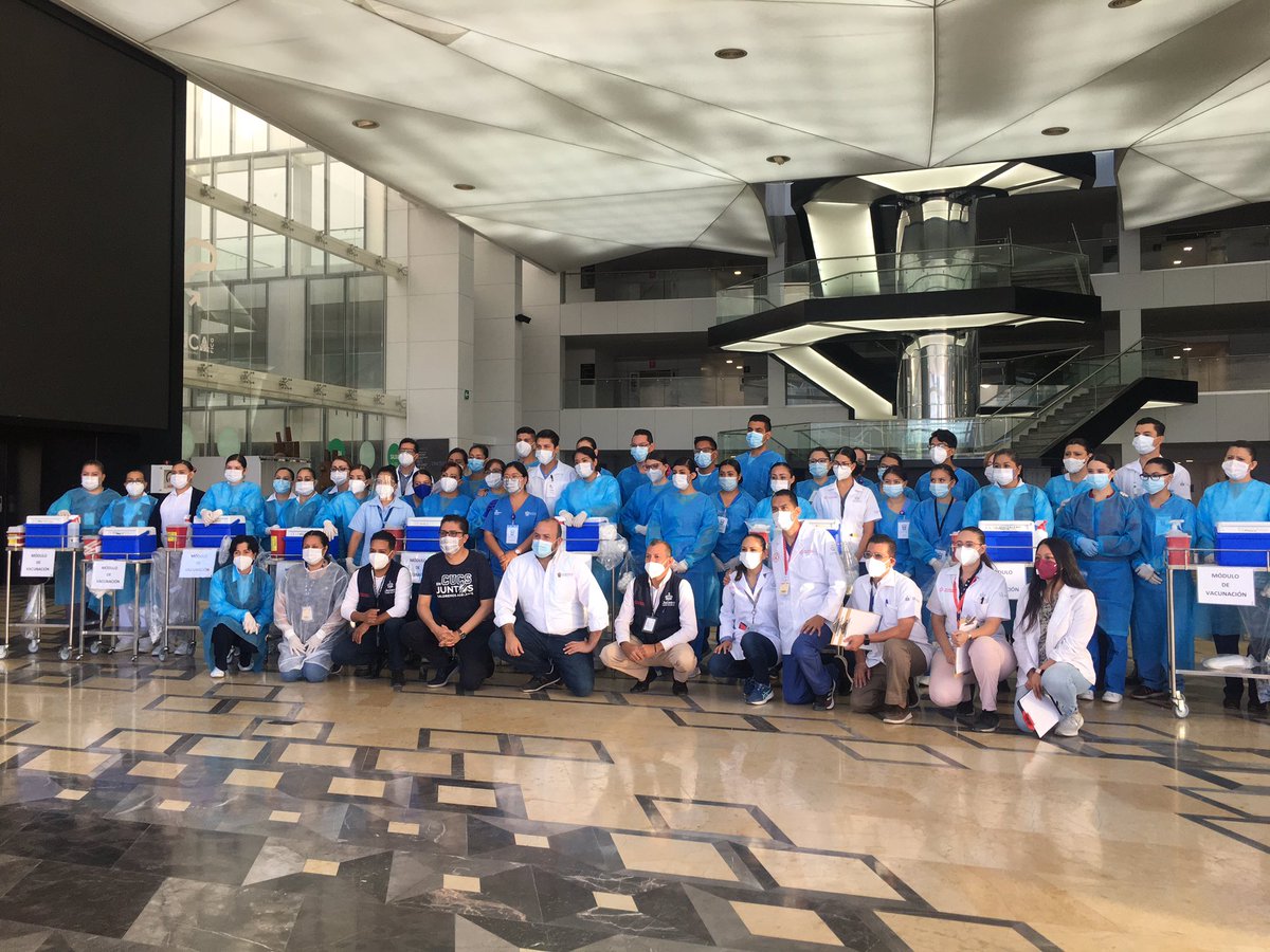 rvillanueval's tweet photo. ¡Ya tenemos todo listo para recibir a la comunidad del @OficialCUCS y del edificio de Rectoría General!

Les recuerdo que hoy es último día para que se vacune nuestro personal del #AMG que por algún motivo no pudo acudir en días pasados a su cita. 

¡Acá los esperamos! https://t.co/Of5GDR21si