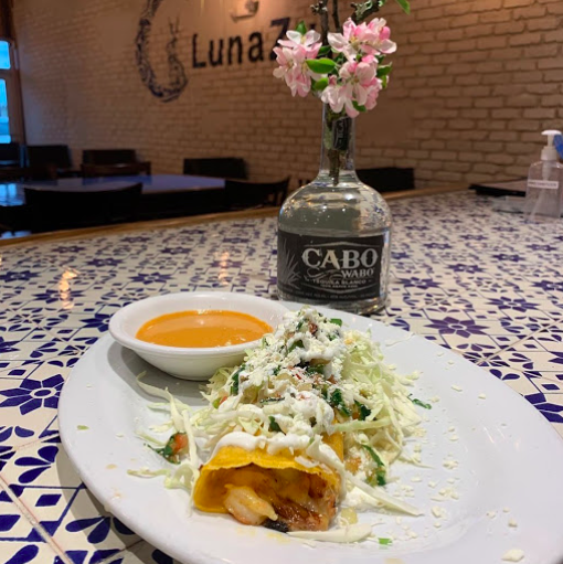 LunaZulmd's tweet photo. Another gorgeous day, and another opportunity to come see us for our weekend specials!
Take a bite out of our Taco Vercruzana: $10 
❤️👏🏻❤️👏🏻 https://t.co/x0AUiUxSZ7