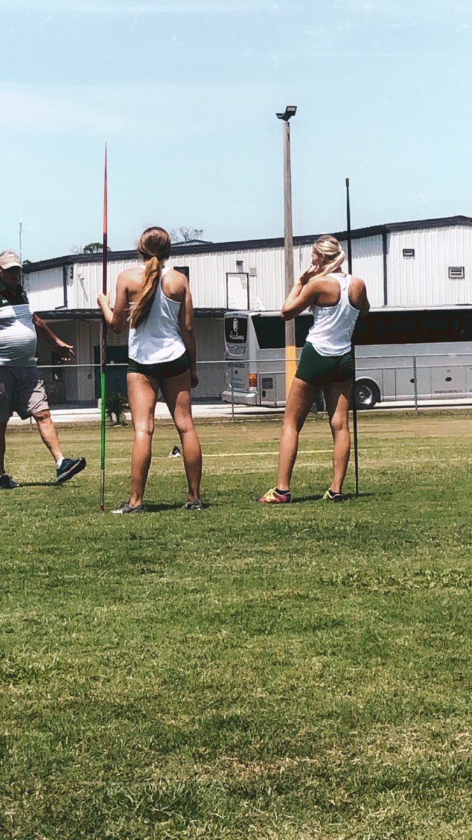 🚨State Qualifiers🚨Congrats to our 2 javelin throwers for making it to state @emmarichard__ with a school record and Marissa with a PR. @FIEagleSports @flrunners @oneclaysports #SoarHiger #EaglePride