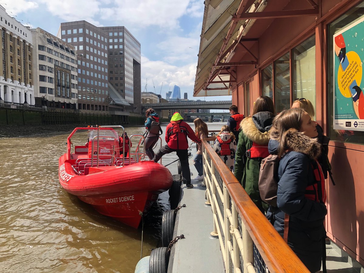 LondonPortAuth's tweet photo. Great to see people safely enjoying the Thames again today #returntotheriver https://t.co/j9jahS9Zos