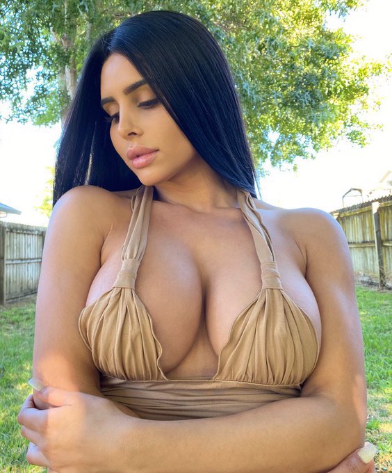 I wore clothes today, should I take them off? https://t.co/09eu00A48L