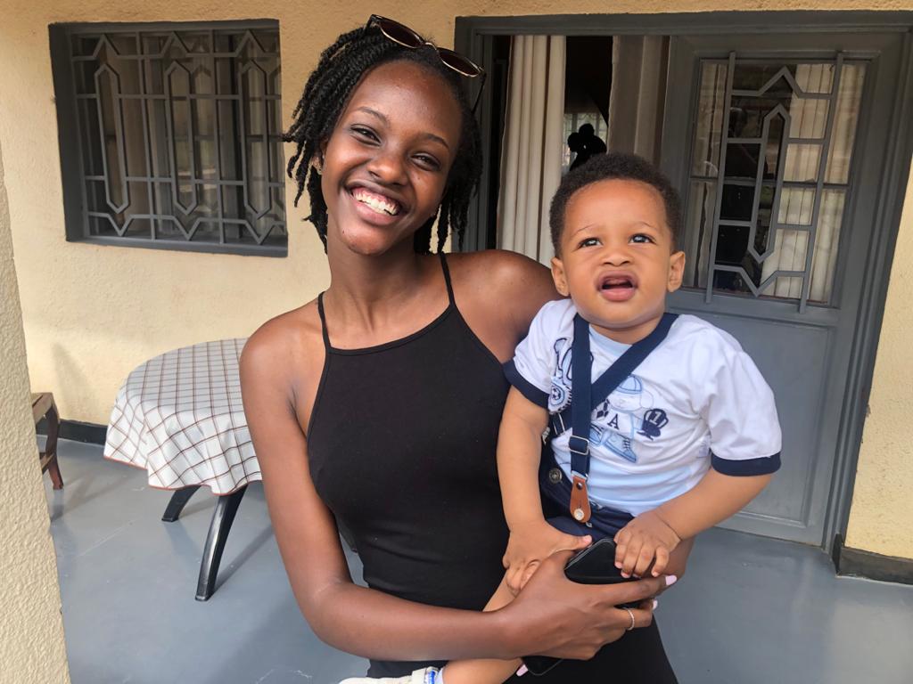 KabagambeI's tweet photo. @AberaMartina with her little cousin brother Kefa Iganze, wa Lilian Umulisa na Kabera Telesphore. They both have been to the school of being photographed😁. @Allankagz @ecocomm_tours @AniikaAnita. https://t.co/JBiVYQZixD
