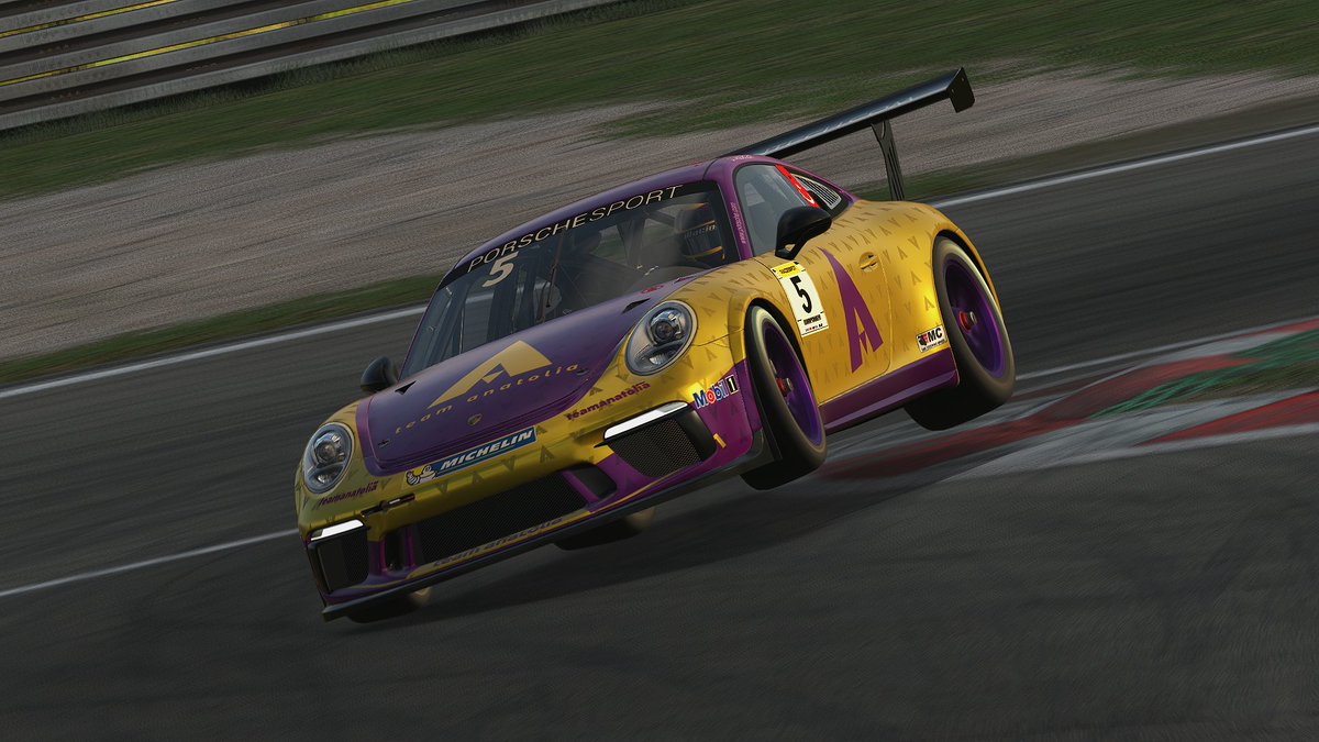 PorscheSport tweet media