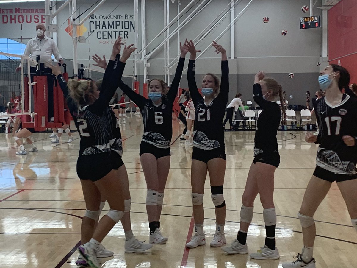 <a href="/iowaselectvbc/">Iowa Select VBC</a> 17 Mizuno takes set one 25-16 in the 17/18s Championship #PDBattleInTheValley