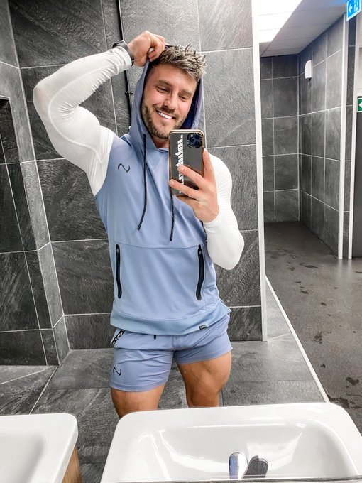 Good day to you 😁 https://t.co/Dhe8MqISz1