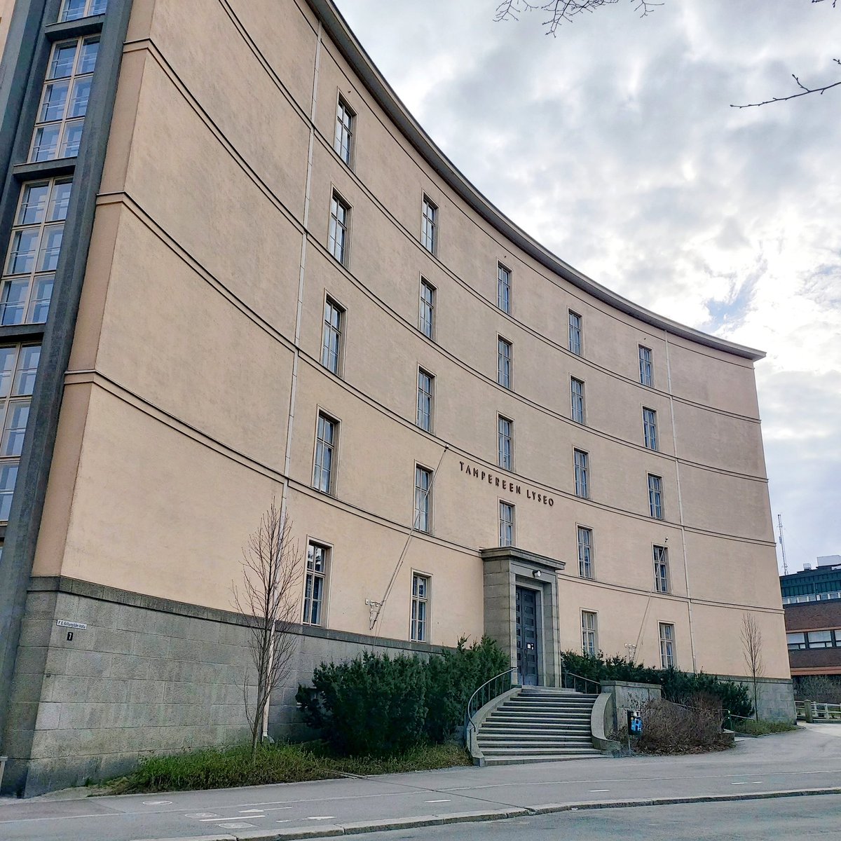 rmkinnunen's tweet photo. Afternoon walk near Pyynikintori Square. Last photo of my Upper Secondary School. #Rellu https://t.co/4zTaVnM26z