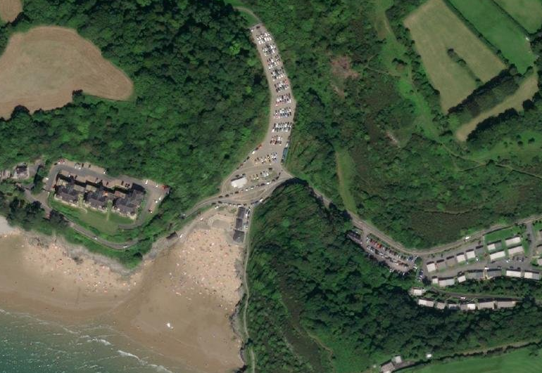 LostSwansea's tweet photo. Caswell Cottage. c1900, and an OS map from this period showing where it once sat, fading into the modern equivalent. The site is now occupied by the main Caswell beach car park.

Caswell Cottage was once the holiday home of John Dillwyn Llewelyn and his family. https://t.co/84a2m8afIv