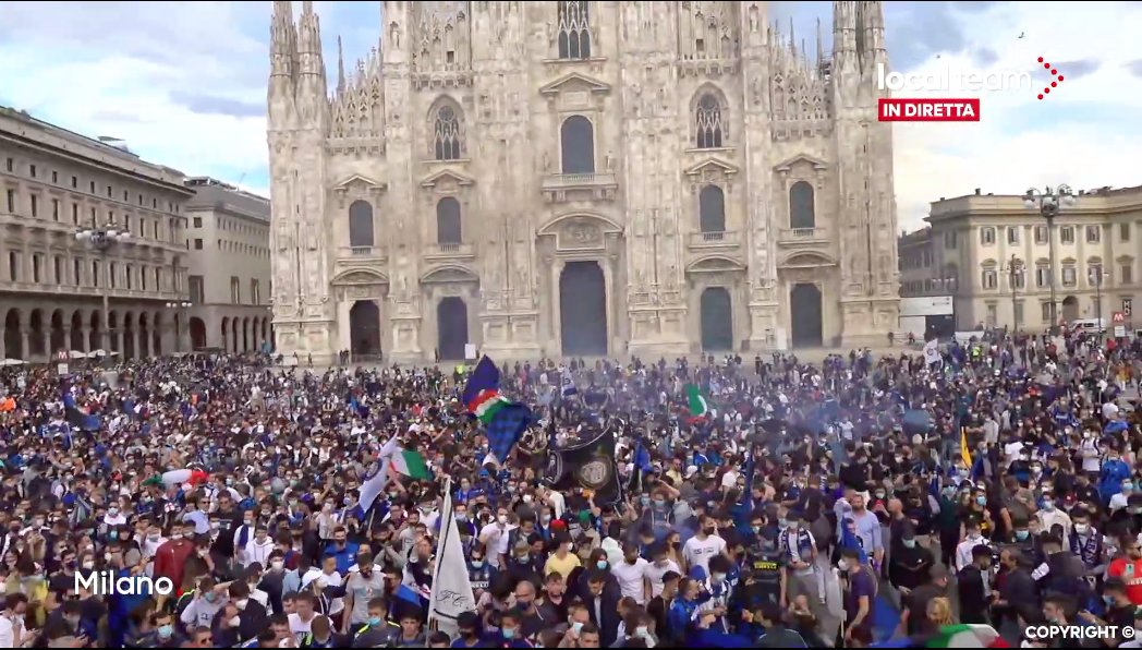 tihiro's tweet image. ミラノのドゥオーモ広場は今こんな感じです

#forzainter
#interamala