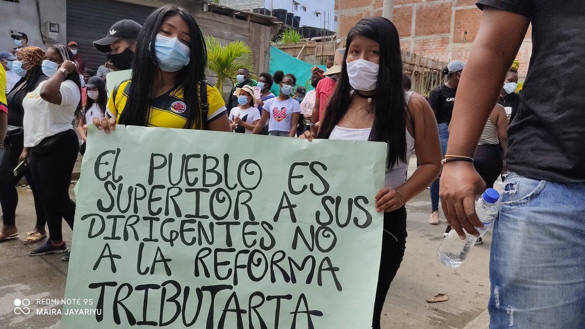 MPCCHoficial's tweet photo. ATENCIÓN| #02Mayo
Hoy el Pueblo #Chocoano salió a las calles de QUIBDÓ.
Comunidades indígenas y movimientos sociales gritan en una sola voz 
"Con un pueblo que camina para adelante y un gobierno que camina para atrás"@ONIC_Colombia @CNA_Colombia @AbelDavidJara @VerdadPacifico https://t.co/vHl4gDQ4gj