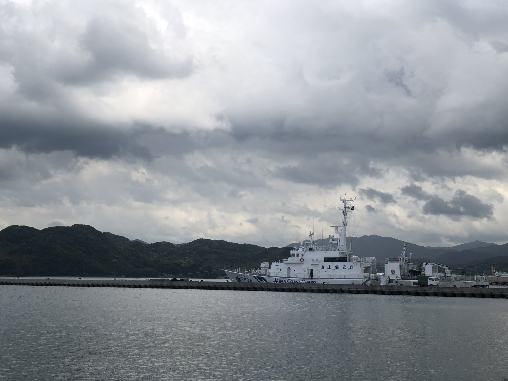 Suedo 仙崎に海上保安庁の船が停泊してた 仙崎上がってこい 海猿 曇り後晴れ T Co 09svsdf6ku Twitter