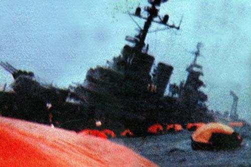 coragamarnik's tweet image. 1- Hoy se cumplen 39 años del hundimiento del ARA General Belgrano. A las 17h del domingo 2 de mayo de 1982 fue bombardeado por el submarino nuclear británico HMS Conqueror, transformándose en el único caso en la historia de un barco hundido en una guerra por un submarino nuclear