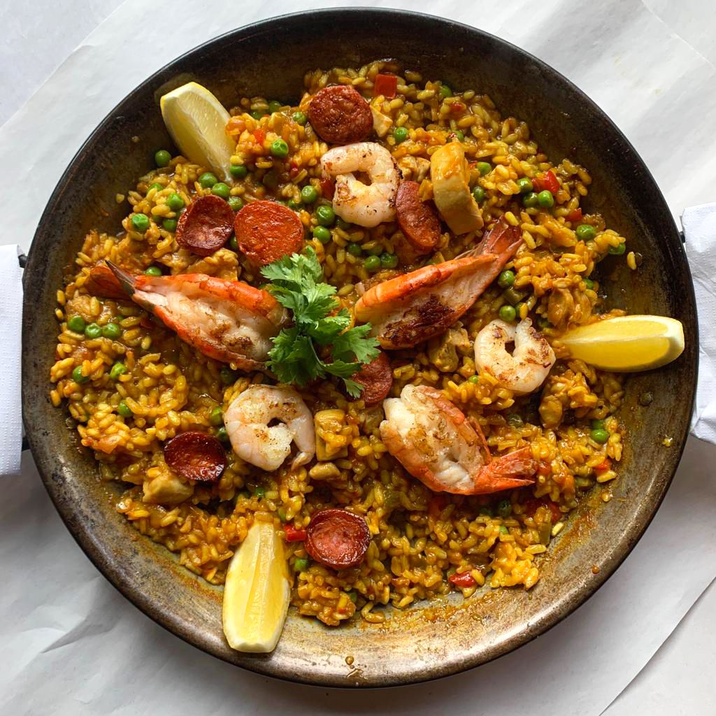 😉🥘Our Mixed Paella has it all!😁It's got all of the yumminess of a classic Paella but with the added flavour of Chicken, Chorizo and Prawns😲🦐Why choose 1 flavour when you can have it all in one😋el-espanolito.square.site #paella #mixedpaella #chicken #chorizo #altrincham