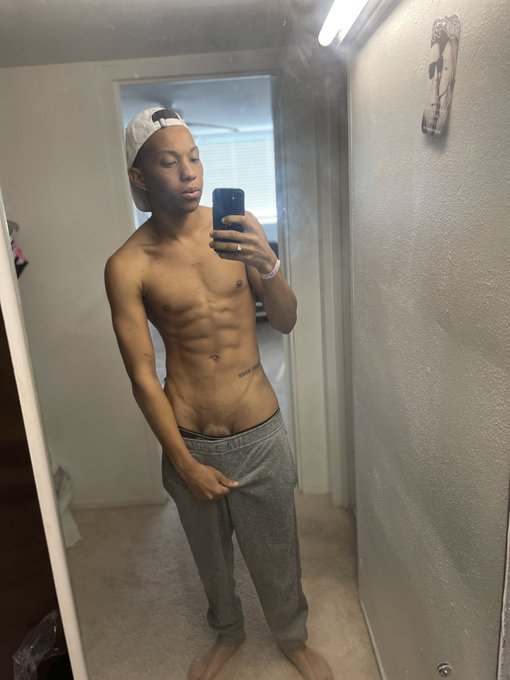 #RT If you wanna lick every inch of my body 👅👅👅 &bull; https://t.co/dumFLIYeND https://t.co/laUUPv0KEO<a href="/tag/rt"class="tags">#RT</a>
