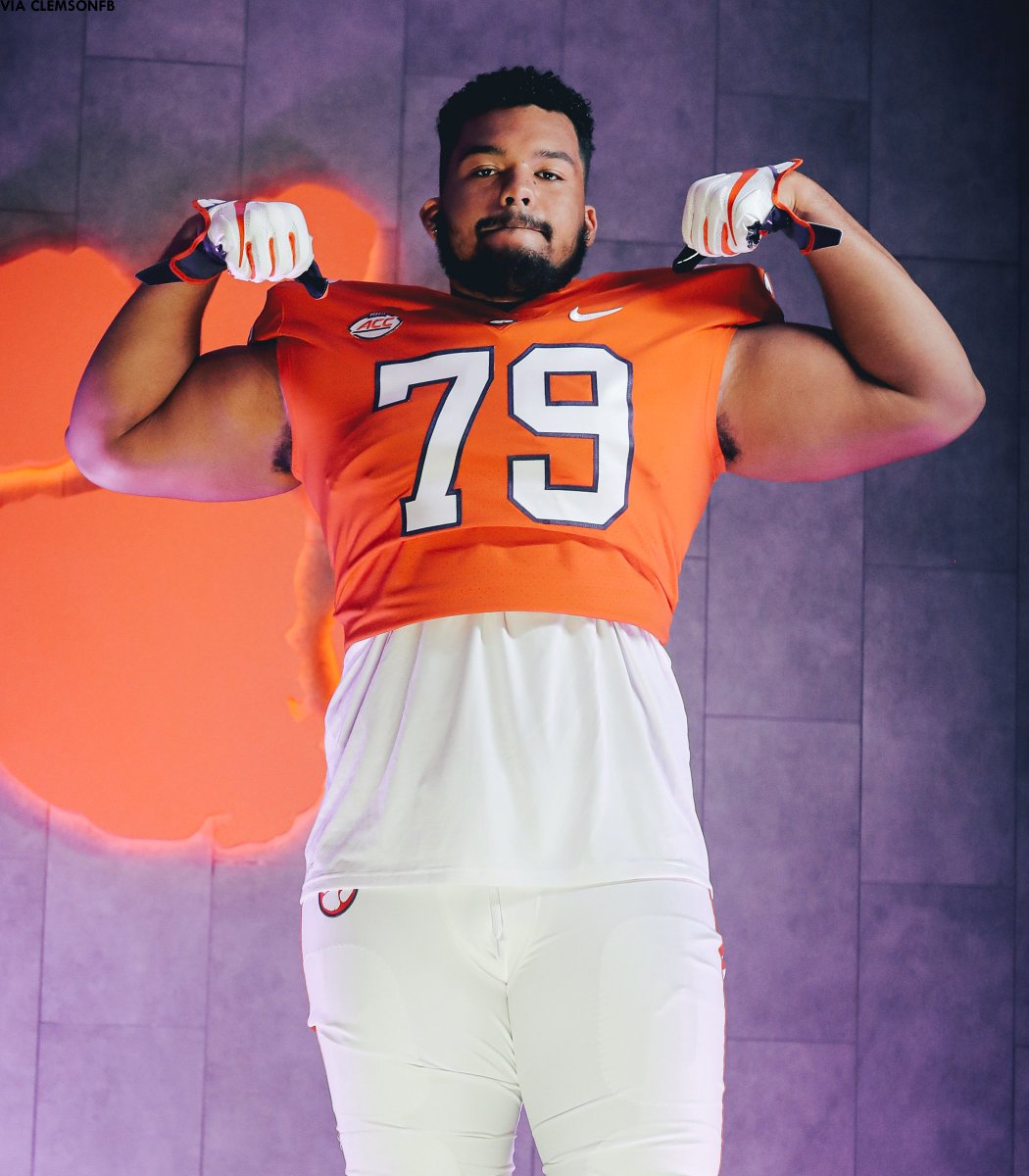 Make sure to give the Class of 2021 a follow ⤵

<a href="/Real10jayy__/">Ja’MarrChase</a> 
<a href="/Jackthejiant/">🖤</a> 
<a href="/joseph_ossai/">joseph ossai</a> 
<a href="/cameron_sample/">Cam Sample</a> 
<a href="/Bruhman72/">Tyler Shelvin🦍🤘🏾</a> 
<a href="/B1GSmoove/">D’Ante Smith</a> 
<a href="/McPherson_Evan/">Evan McPherson</a> 
<a href="/hilldeontrey/">Trey Hill🎥</a> 
<a href="/Kidnplay_abc123/">Chris Evans</a> 
<a href="/Wyatt_Bert/">Wyatt Hubert</a>