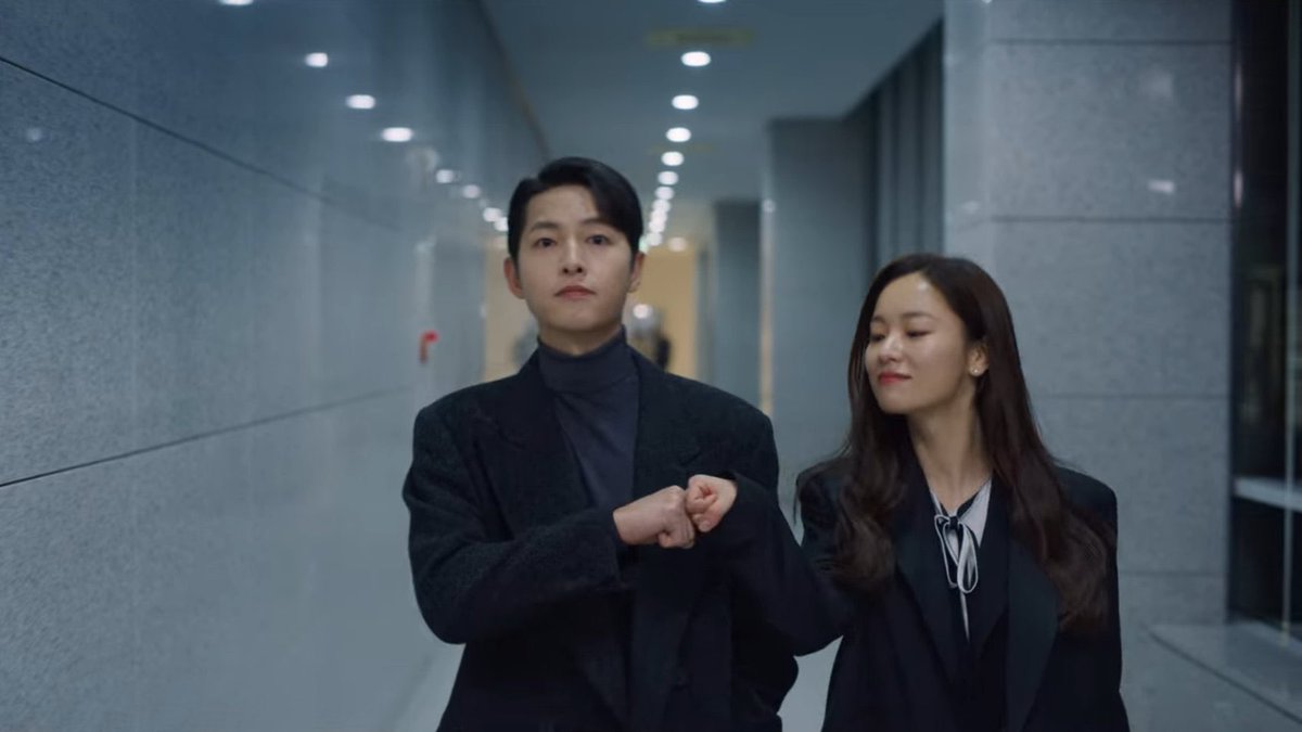 kdramadump's tweet photo. will surely miss my weekly dose of yeobeen and joongki .. to the person who casted them together, thank you so much for this pairing 😭💛
#Vincenzo #VincenzoEp20 https://t.co/8QRbOdUwNy