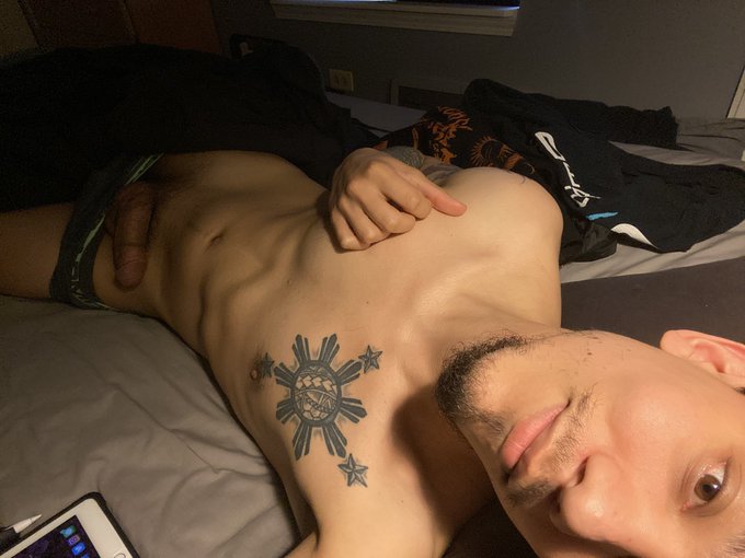 Plenty of naughty business on my OnlyFans ? #onlyfans #bi #MorningSeex #hottie #naughty https://t.co