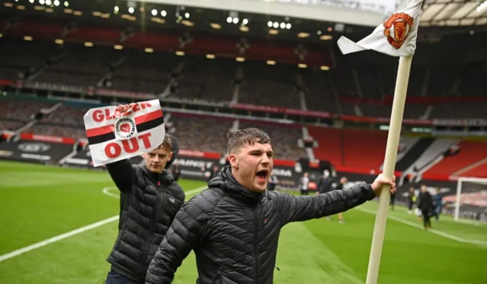 pix Old Trafford Protest Twitter https twitter com search q 23saynotoeuropeansuperleague