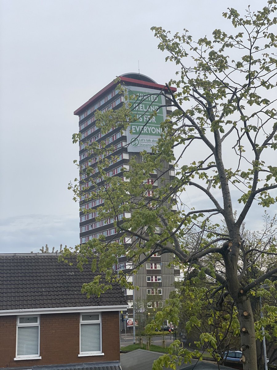 laurenslane2306's tweet image. Not a bad view from window this evening. #TimeForUnity