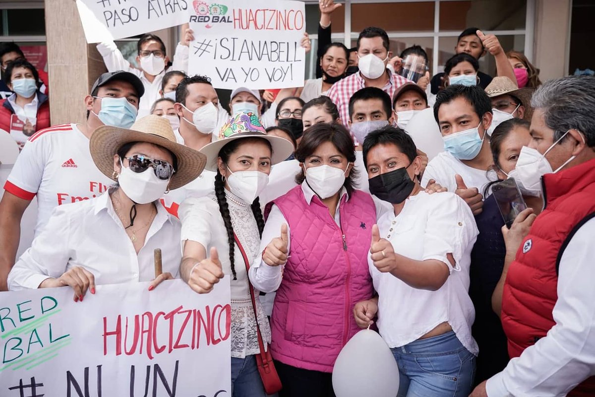 AnabelAvalosTlx's tweet photo. 🤝 ¡Qué gusto estar en #Huactzinco! Quiero decirles que conozco sus necesidades y las de los 60 municipios, por eso me comprometí a impulsar la actividad de los panaderos y artesanos con apoyos especiales para salir adelante de la pandemia.
#PorLaGrandezaDeTlaxcala https://t.co/qQq7KEwAHe