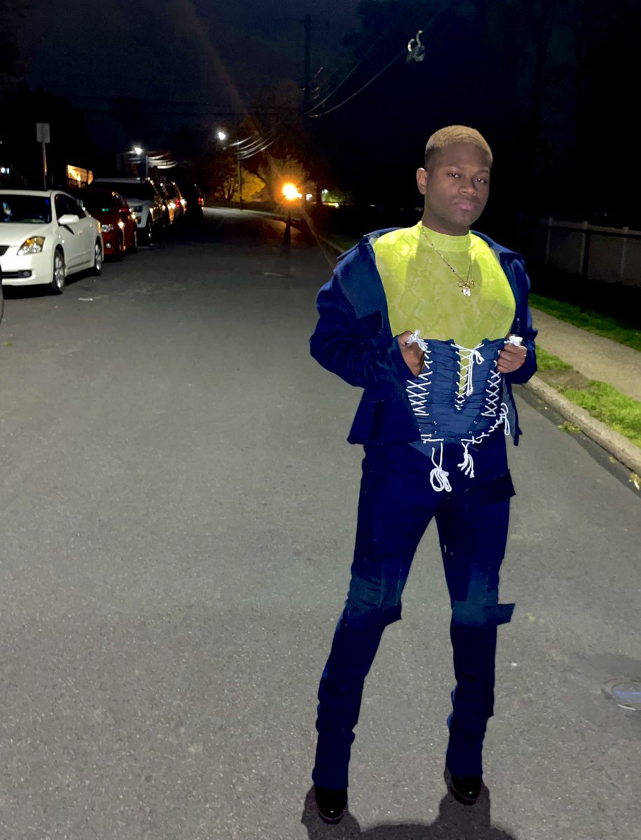 IT_BoySanni's tweet image. V•I•N•N•Y 😎