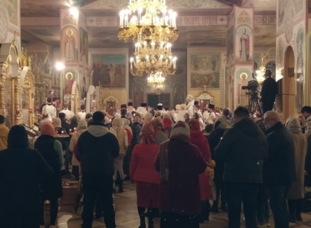 крещение литургия. рождественское богослужение введенский собор чебоксары 2023. крещенская служба в храме усекновения главы иоанна фото. с праздником обрезания господня. крещенские праздники афиша.