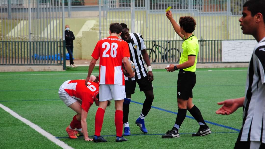 cdtortosa's tweet photo. ⚽️ 📰 📸 Resultats i imatges dels partits del cap de setmana al nostre perfil de Facebook👈🏻🔴⚪
#4cat20 #cdtbase #cdtescola #Tortosa #TerresdelEbre #AbelloAutotec https://t.co/TOTz4YY2xk