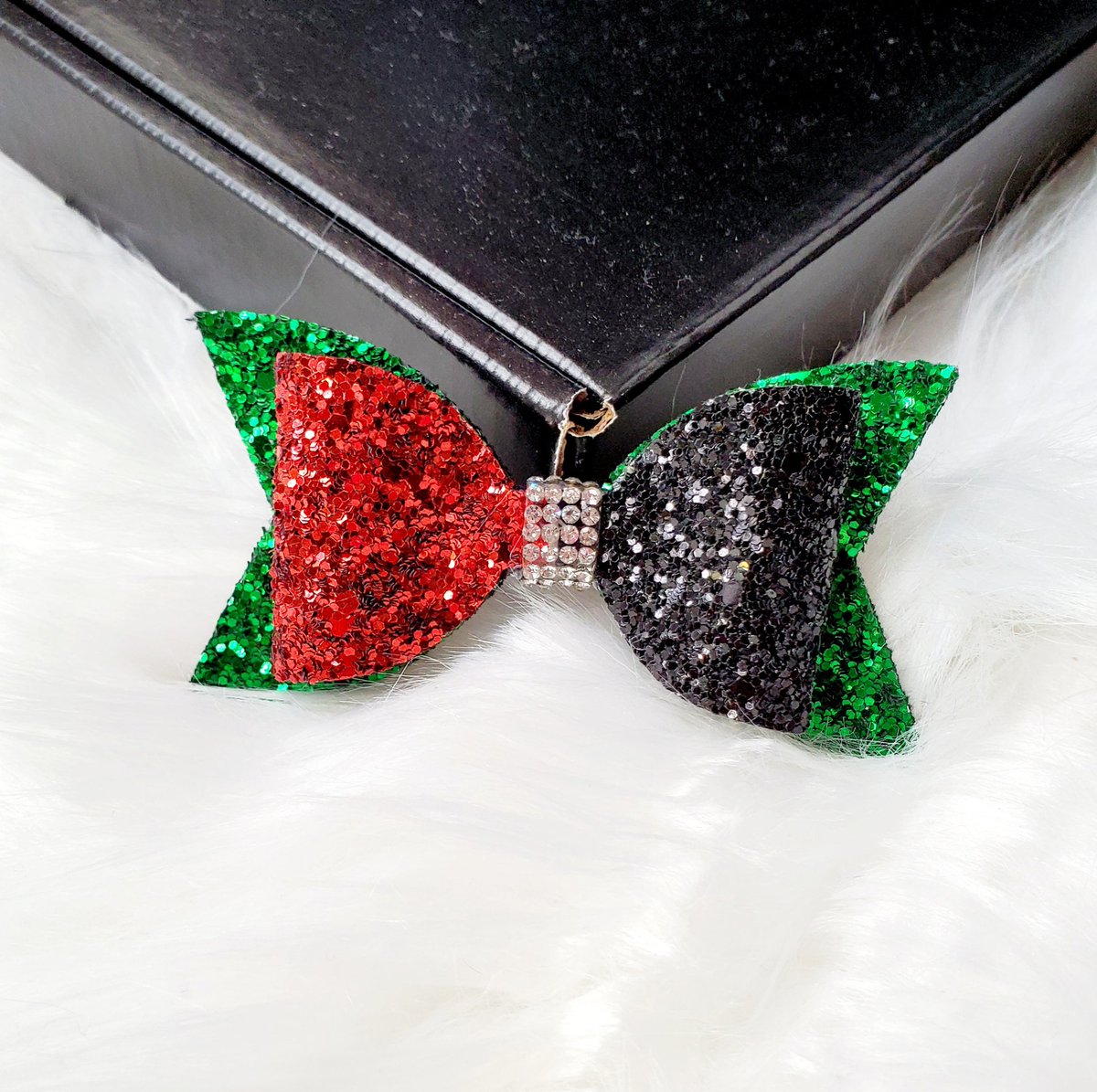 blingout's tweet photo. #juneteenth #hairaccessories #bow

https://t.co/1tHZJw3JRV https://t.co/Ov0X3Y4oCi
