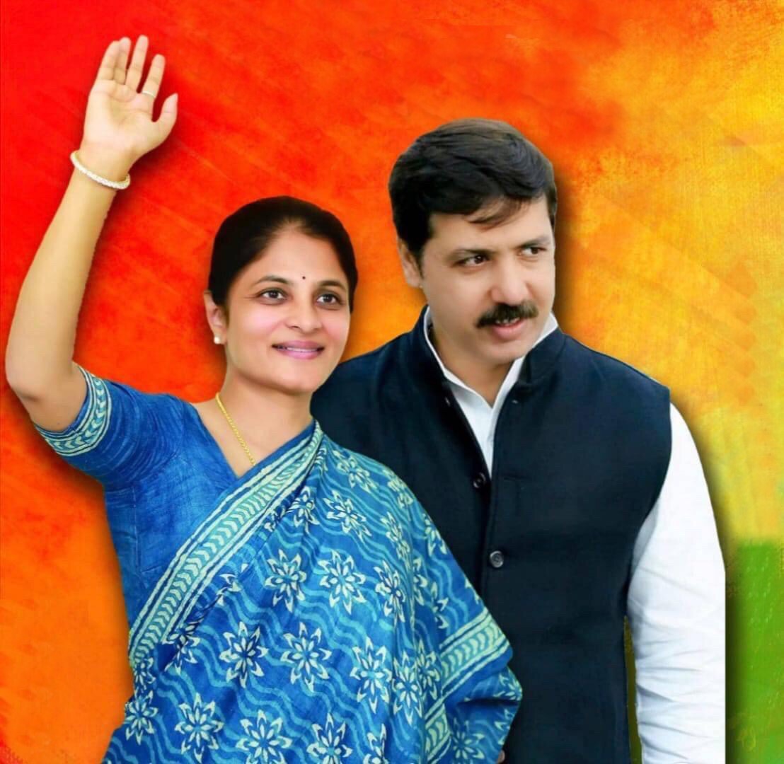 #जौनपुर से जिला पंचायत सदस्य सिकरारा से बाहुबली पूर्व सांसद धनंजय सिंह की पत्नी श्रीकला धनंजय सिंह विजयी हुई।

#Jaunpur #Uttarpradesh #PanchayatElections2021