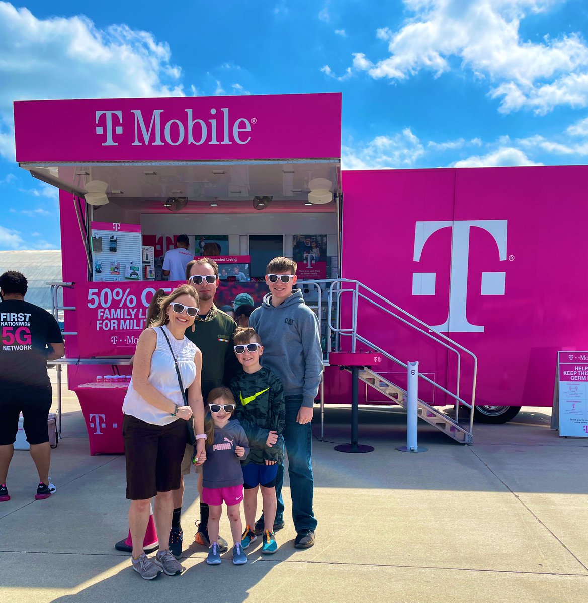 TMoTruckWestMO's tweet photo. A family that swags out with @TMobile together stays together! 😎 

Join us now at the #SoundofSpeed Air Show at the Rosecrans Memorial Airport! #DealsonWheels 🚚 💨 💨 https://t.co/zvLuW9xwSJ