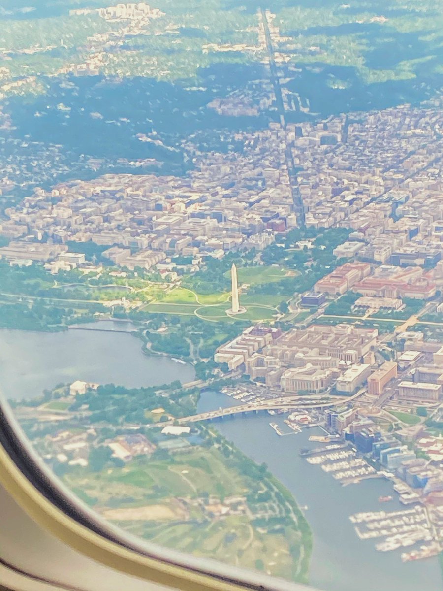 KellyO's tweet image. Washington Monument, the White House and National Mall from above as seen from Air Force II window Friday traveling with @VP Harris.