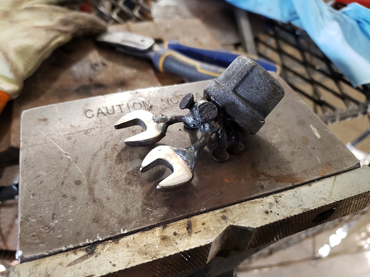 Hogan698's tweet image. Feeling depressed, so I went to my shop and made a crab with big come-at-me-bro energy.