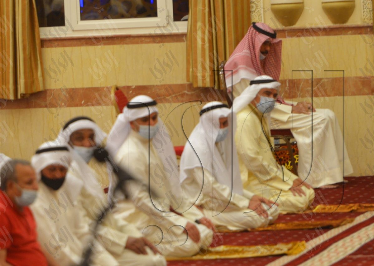 بالصور سمو الأمير أدى الصلاة في مسجد بلال بن رباح