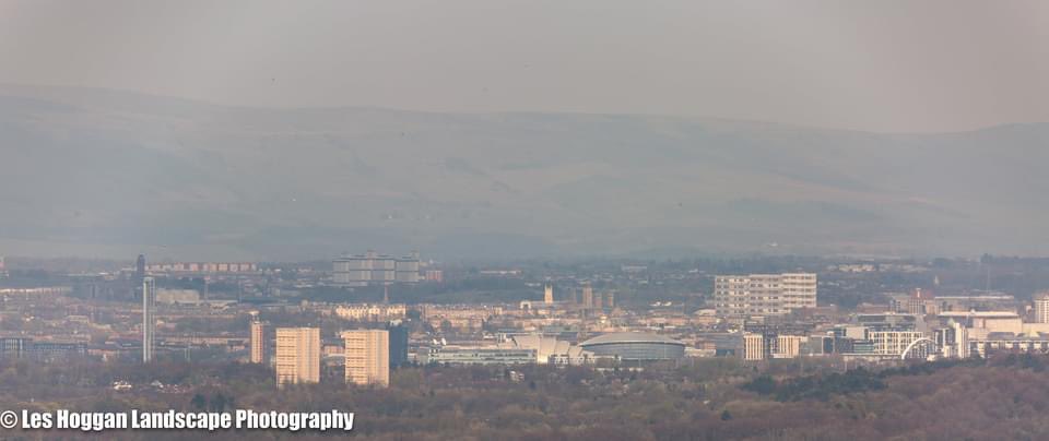 we were up at Duncarnock Hill for Layla’s Walk of the Week in <a href="/strathavenecho/">Strathaven Echoes</a> recently. Great walk and great views. <a href="/roastedtheo/">roasted</a> <a href="/VisitScotland/">VisitScotland</a>  @mvscotland <a href="/WindyWilson88/">❤️Windy Wilson❤️</a> <a href="/EastRenCouncil/">East Renfrewshire</a> <a href="/Scotland/">Brand Scotland 🏴󠁧󠁢󠁳󠁣󠁴󠁿</a>