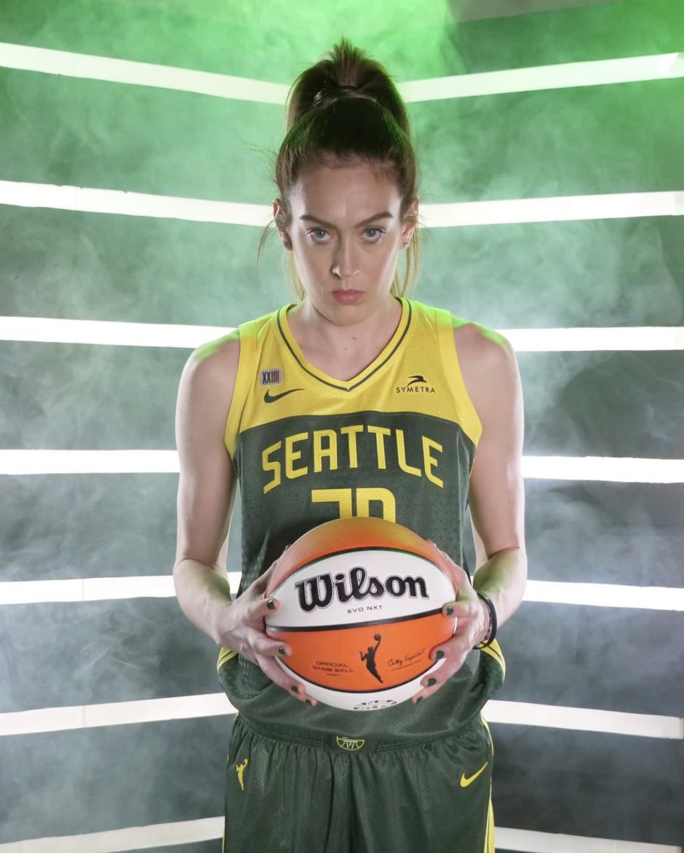 Level of the concentration: Stewie 💯

📸: <a href="/seattlestorm/">Seattle Storm</a> 

<a href="/breannastewart/">Stewie</a>