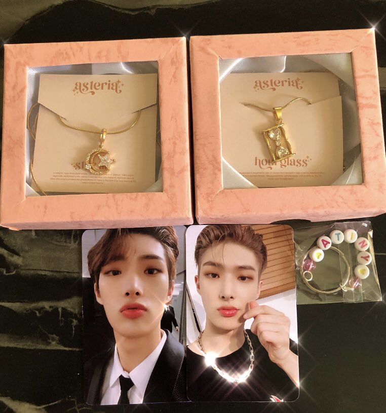 shwatinyy's tweet photo. yaay my star 1117 and hourglass necklaces from @sugarandspiceph arrived today!! it’s sooo pretty tysm and also for the freebies ✨ #SASFeedbacks https://t.co/RfMzLr81Mh