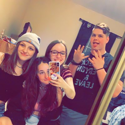 collbuecheler's tweet photo. #NewProfilePic https://t.co/f8V0eOIYpR
